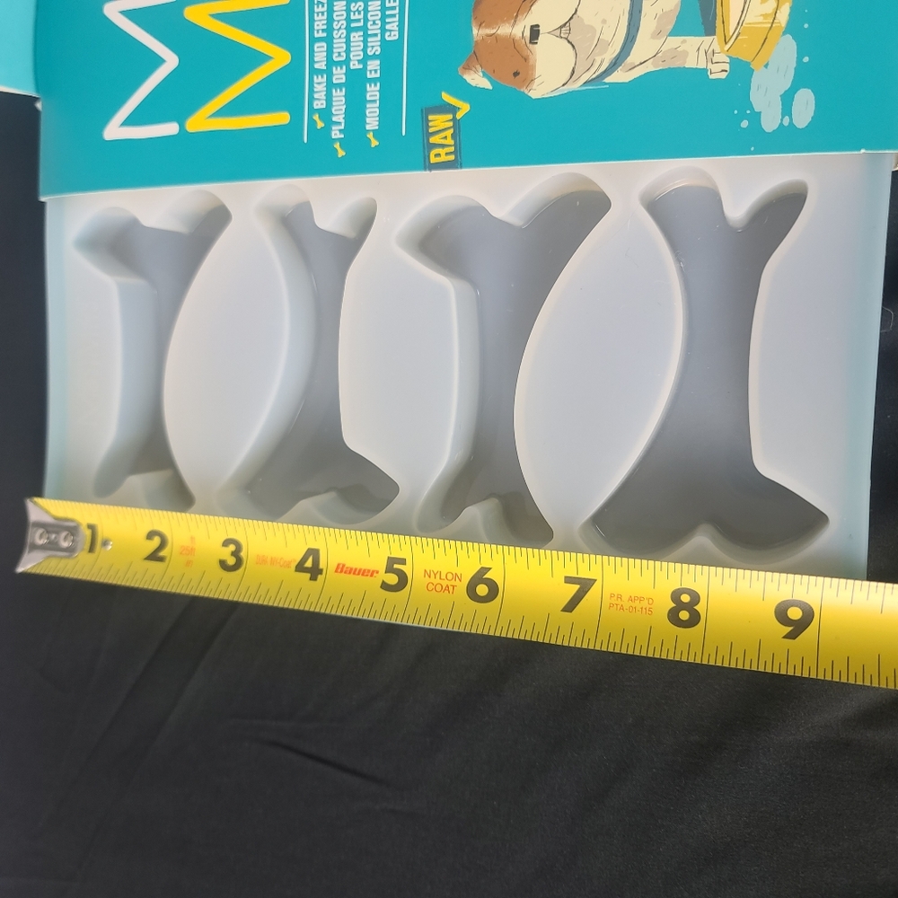 MessyMutts Bake and Freeze Silicone Treat Maker - Picture 9 of 10